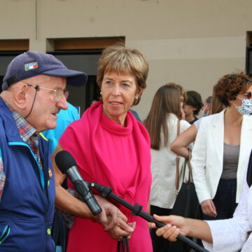 Angiolino Binelli con la segretaria del Premio Solidarietà alpina, Fabrizia Caola