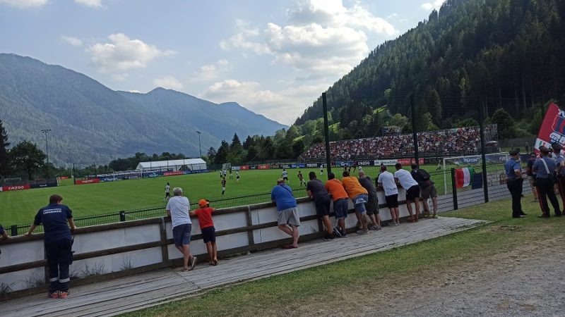 Il Bologna saluta Pinzolo con due partite e gli spalti gremiti