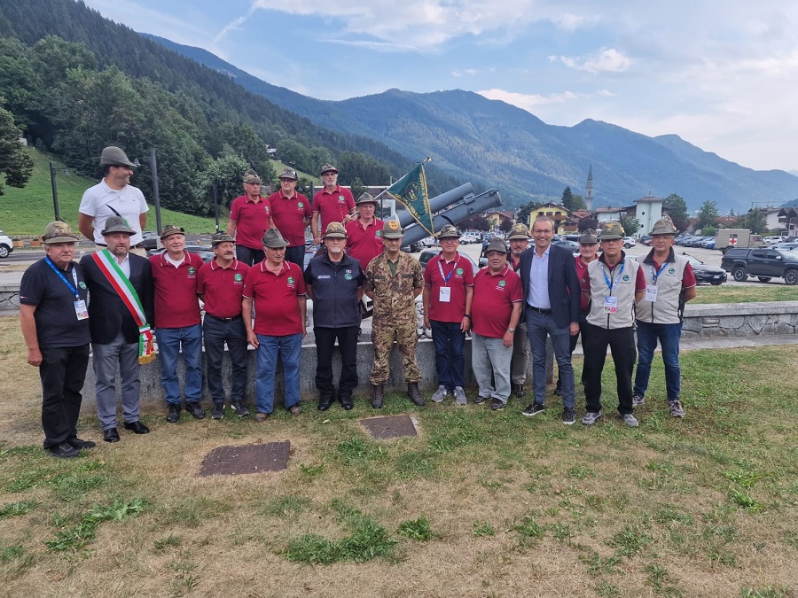 Il Generale Figliuolo fa visita al Gruppo Alpini di Pinzolo