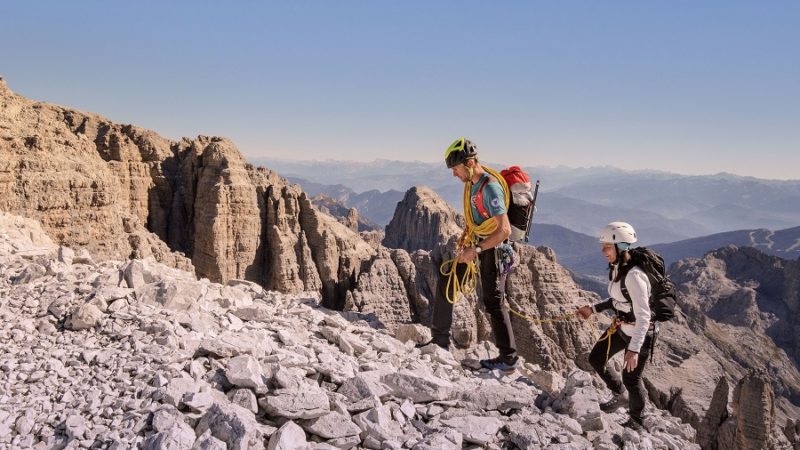 L’Associazione Guide alpine  torna a “camminare in cordata”.  Domani la benedizione delle corde
