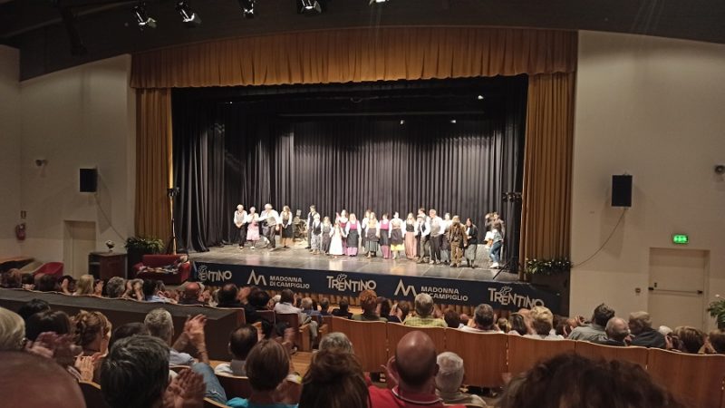 ‘Davanti alla luna’, emozionante performance del Filo’ da la Val Rendena.