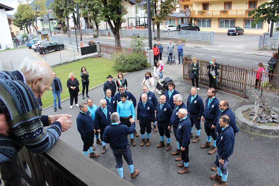 Festa di compleanno per i 100 anni di Jack Caola Stampum