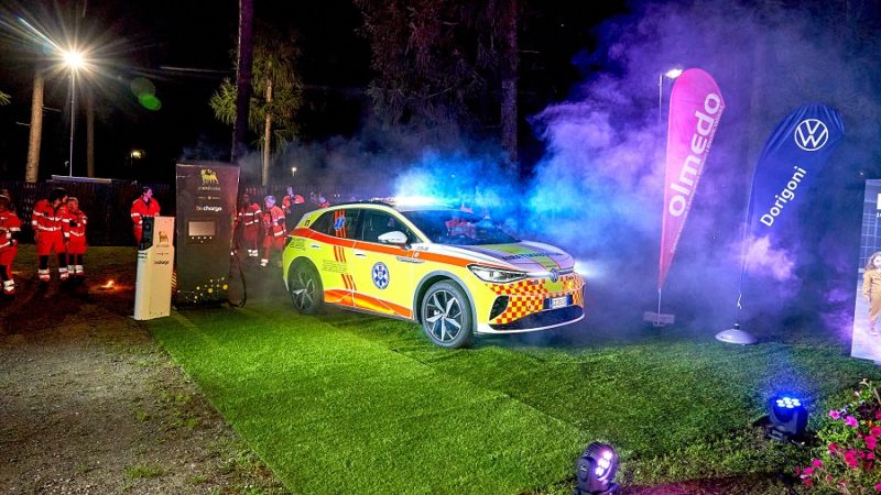 Un’auto sanitaria elettrica per Sti Pinzolo-Alta Rendena. Presentata martedì sera al Centro sportivo Pineta di Pinzolo 