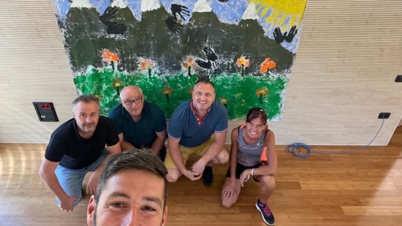 L’opera d’arte dei bambini è esposta nella sala consiliare di Porte di Rendena