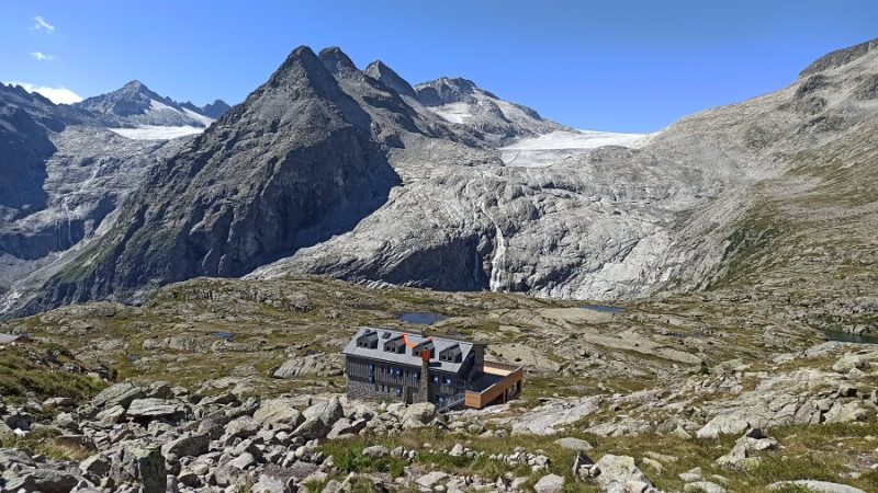 Inaugurato il rifugio Mandron dopo i lavori di ammodernamento radicale
