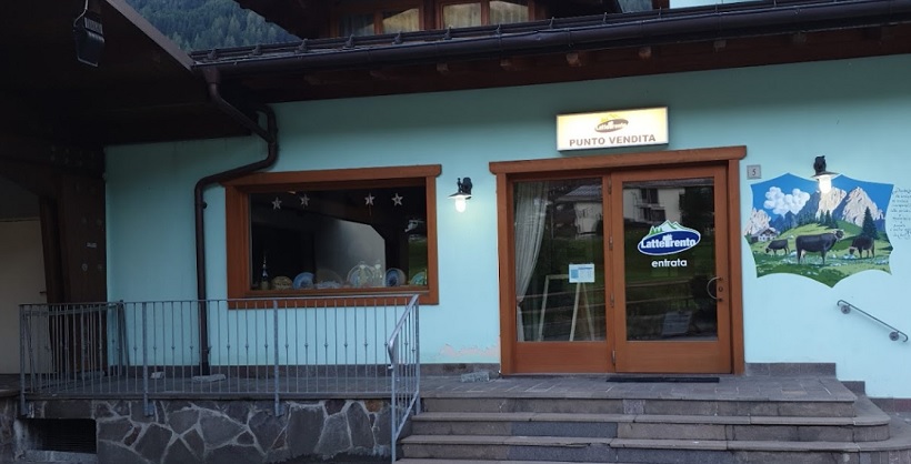 Sempre aperto lo spaccio del caseificio di Pinzolo/Giustino