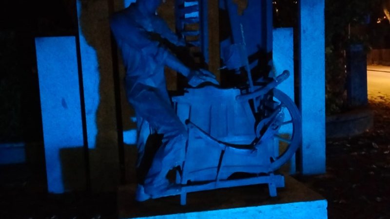 Anche Pinzolo si illumina di blu per il mese della prevenzione del tumore maschile
