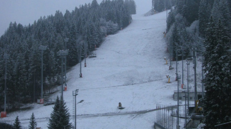 Madonna di Campiglio: la neve torna a imbiancare il canalone Miramonti