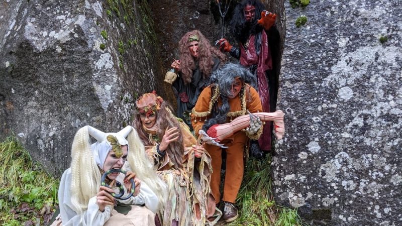 Oggi si sono rivisti i diavoli e le streghe della val Genova