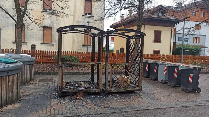 Continuano gli incendi dolosi anche a Pinzolo