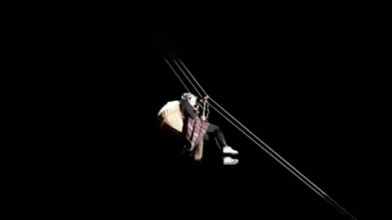 Grande attesa a Pinzolo per la discesa della Befana dal campanile