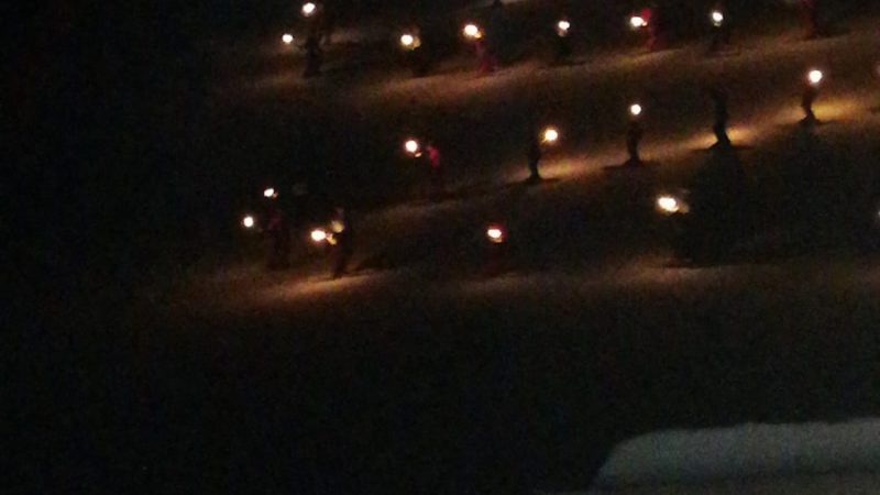 Una spettacolare fiaccolata dei maestri di sci di Pinzolo per salutare la Befana