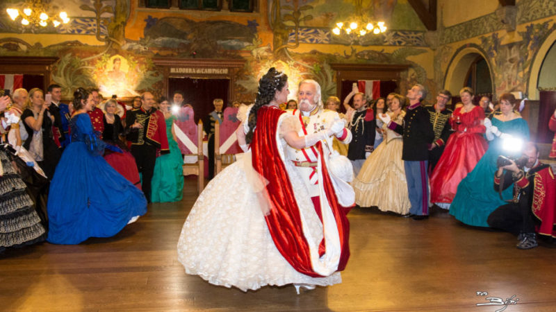 Il Gran ballo ritorna nello storico Salone Hofer dell’Hotel Des Alpes dopo tre anni