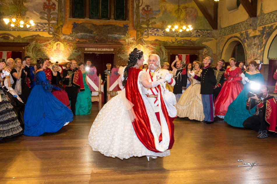 Il Gran ballo ritorna nello storico Salone Hofer dell’Hotel Des Alpes dopo tre anni