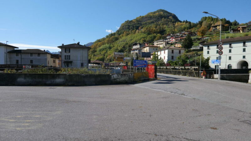 Iniziati i lavori per l’installazione del ponte provvisorio sul fiume Caffaro
