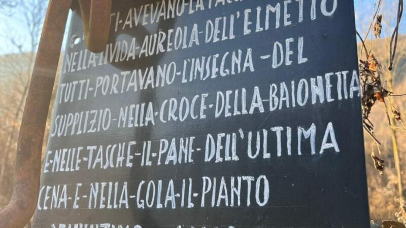 La targa commemorativa che si trova nei pressi di Cimego ormai da oltre 100 anni