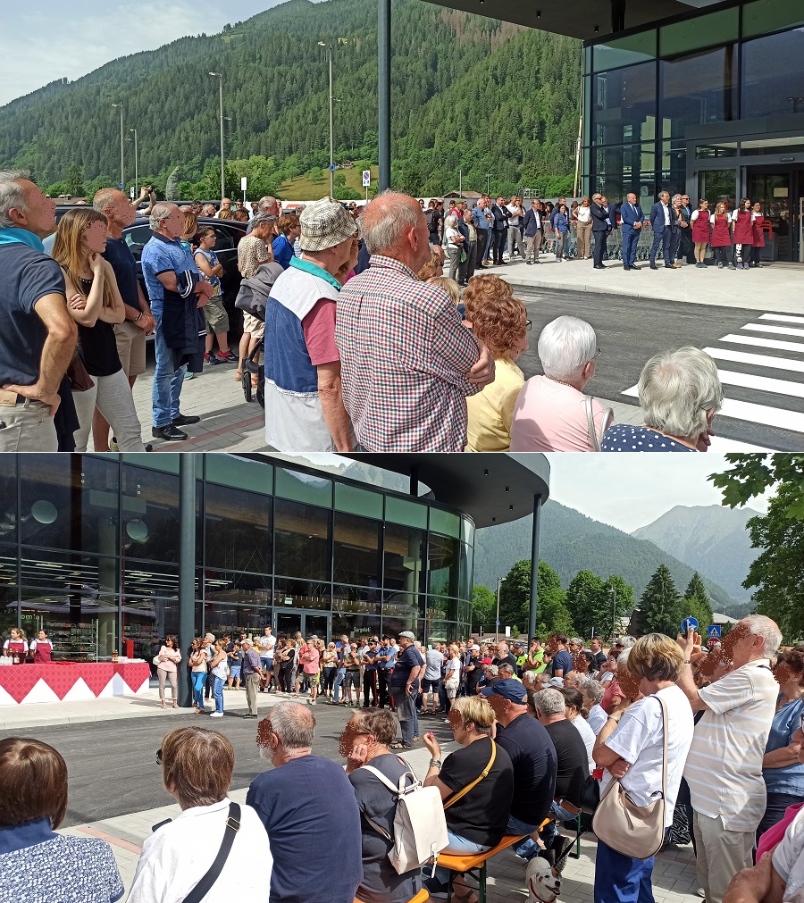 Il pubblico presente alla cerimonia di inaugurazione