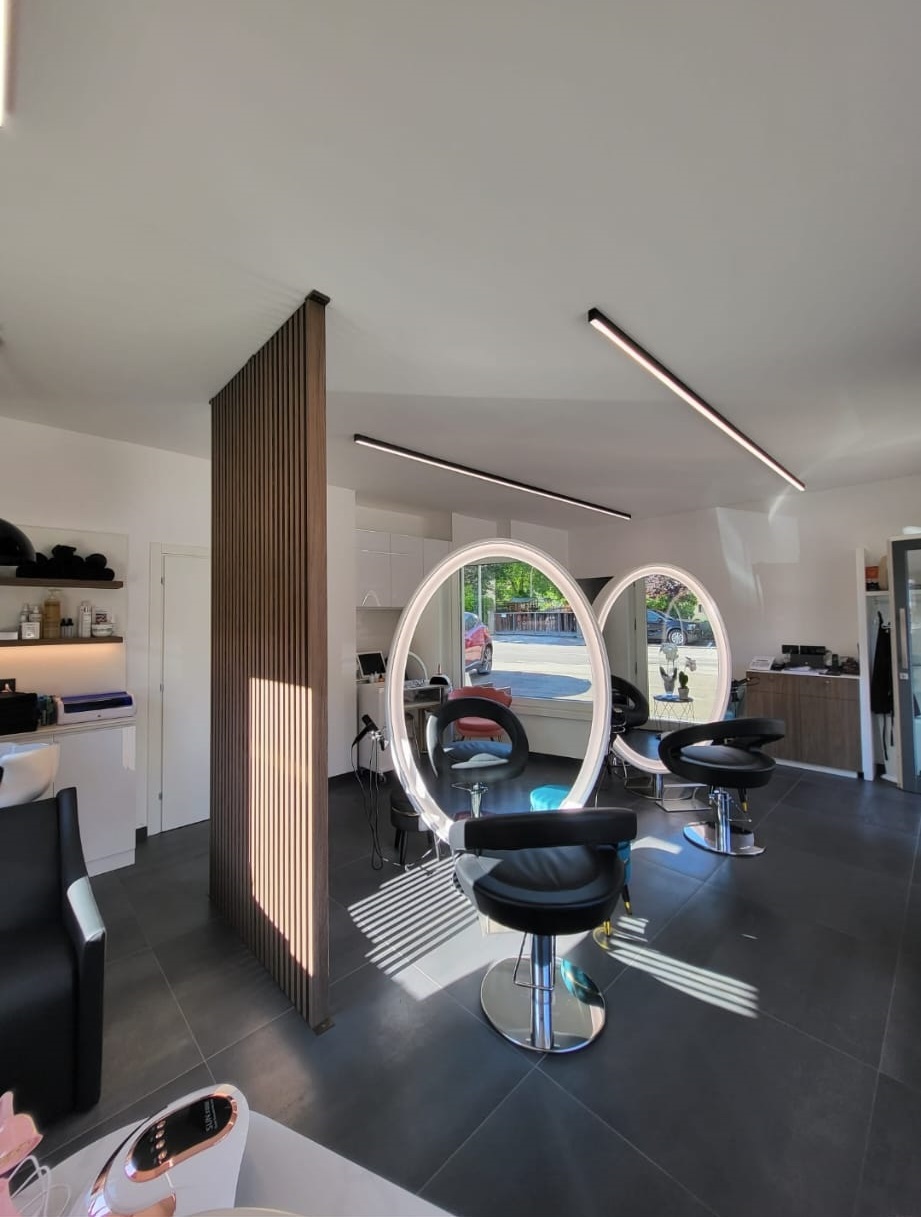 Pinzolo – Rinnovato il look del negozio < IMMAGINE Hair &  Spa >