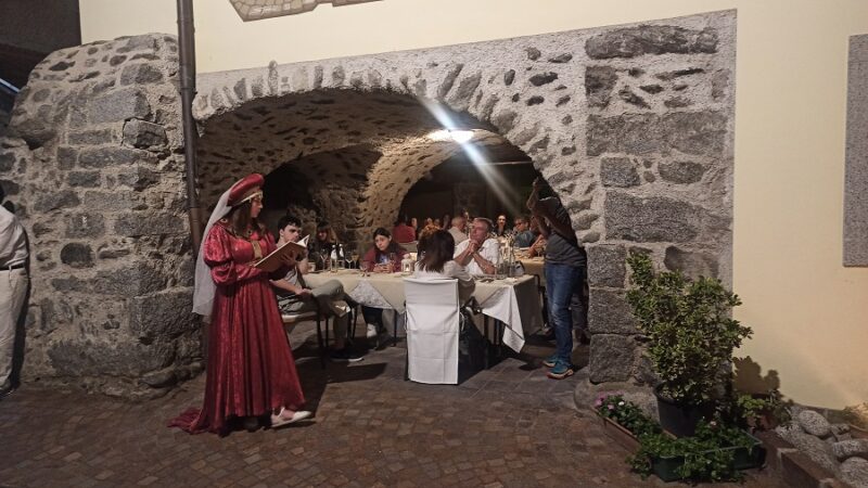 Cort dai sèt pachè murtai – Metti una sera a cena….