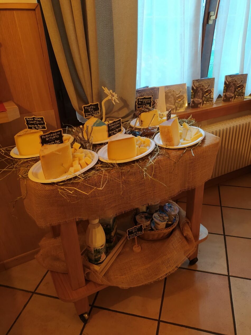 Con i formaggi locali il turista scopre la ruralità della Val Rendena