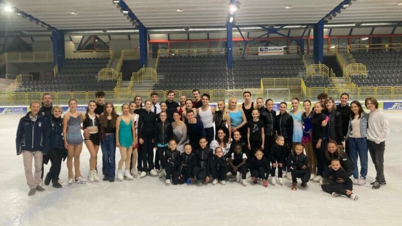 Più di 800 spettatori entusiasti hanno assistito allo spettacolo “Pinzolo on Ice”