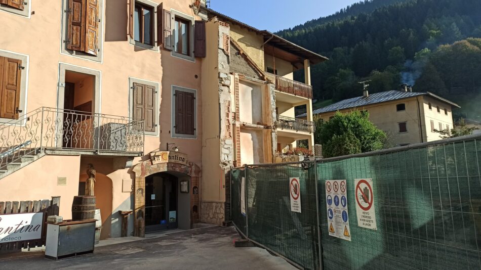 Pinzolo – Completata la demolizione del secondo edificio nella frazione di Ruina