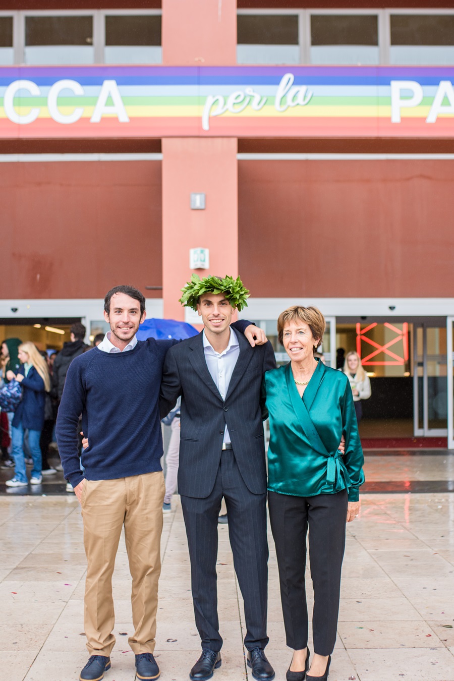 Gianluca con il fratello Nicola e mamma Fabrizia