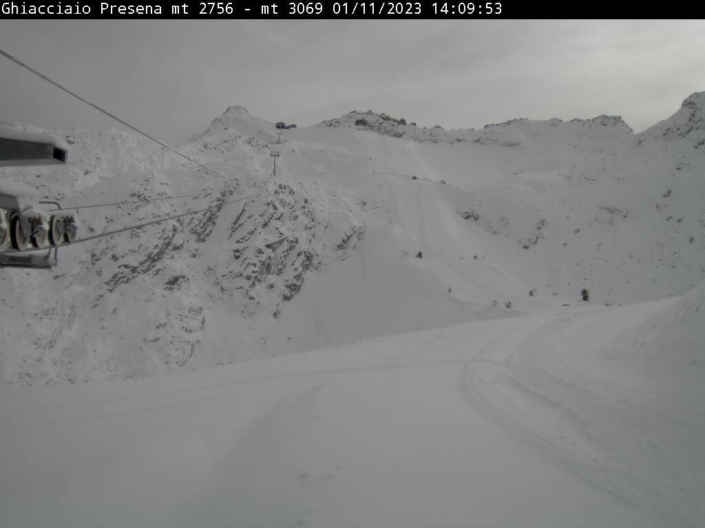 Sul ghiacciaio Presena è già inverno. Domani tornerà la neve anche sulla skiarea Campiglio