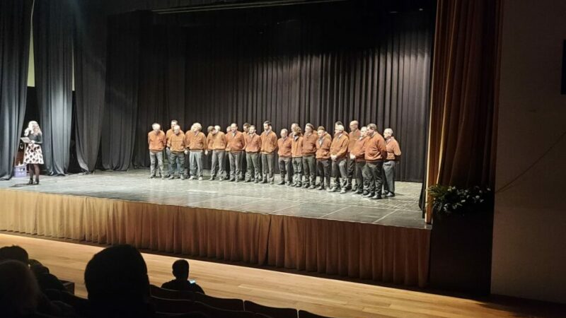 La serata “Memoria & Memorie” e il coro Scuola Sat emozionano il pubblico del Paladolomiti
