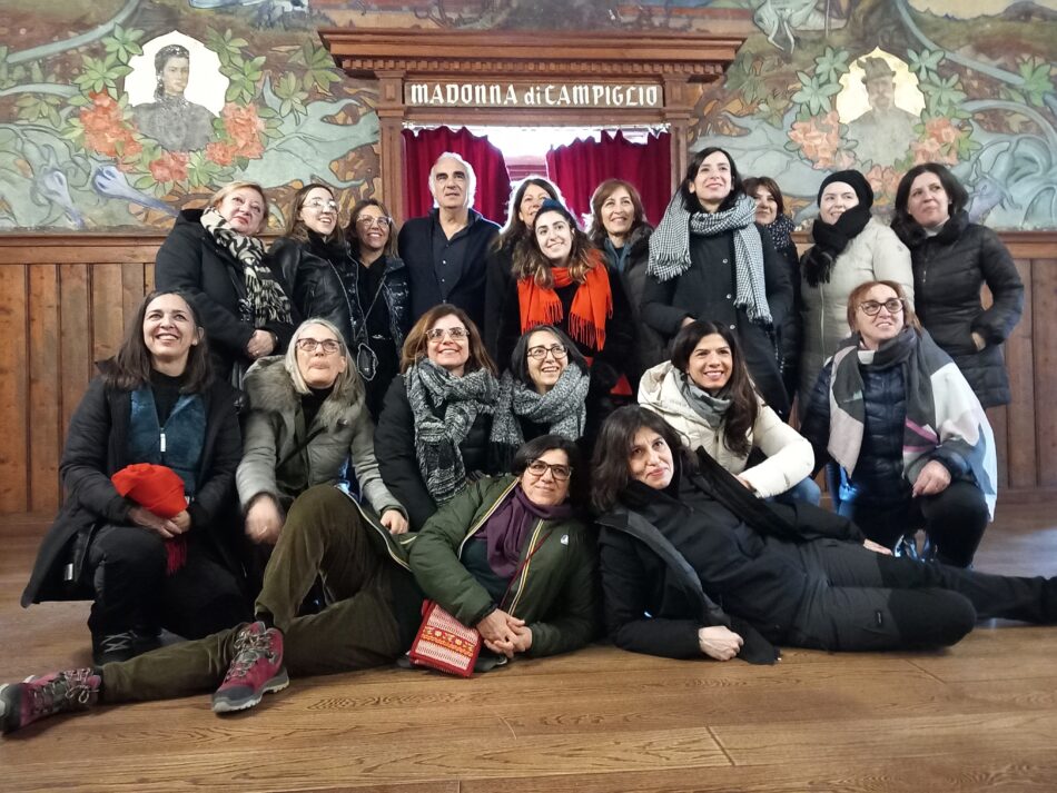 Il coro Urisè al salone Hofer (foto Giorgio Maffei)