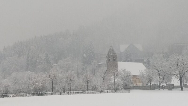 Fortissima nevicata in corso a Pinzolo, anche a quote basse