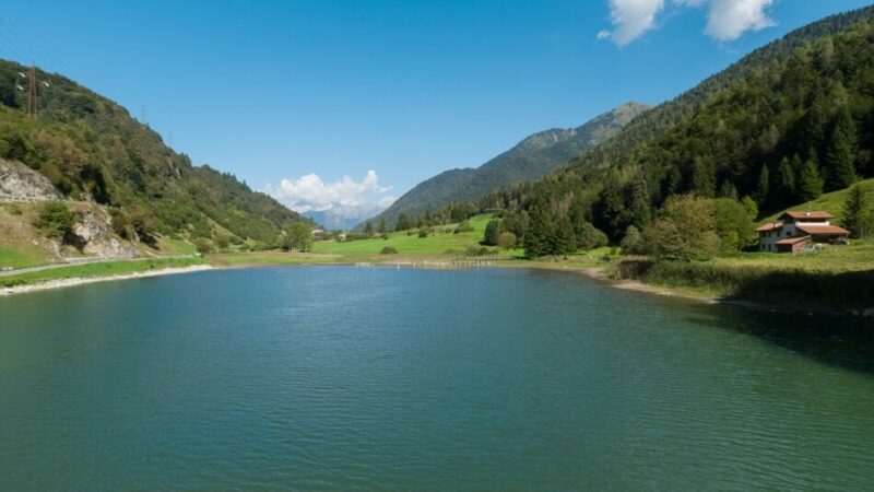 Bandiere blu a Sella Giudicarie per il lago di Roncone e a Bondone per la spiaggia Porto Camarelle di Baitoni, sul Lago d’Idro