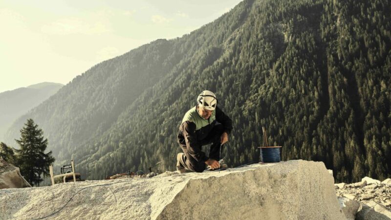 LA TONALITE DELLA VAL GENOVA DIVENTA ARTE: LO RACCONTA, LUNEDÌ SERA A CARISOLO, IL FILM “PHYSIS”