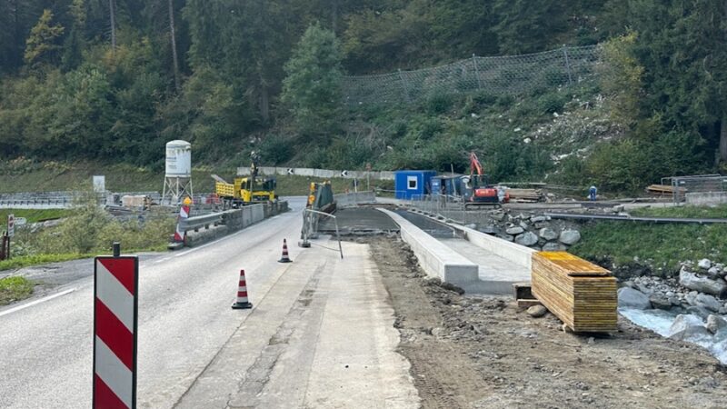 Proseguono i lavori di allargamento del ponte di Nambrone.