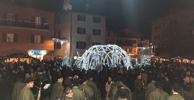 Pinzolo: apertura ufficiale della stagione invernale in piazza Carera