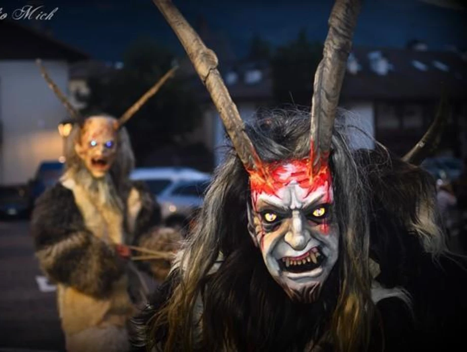 Krampus a Pinzolo: sabato pomeriggio lungo le vie del paese