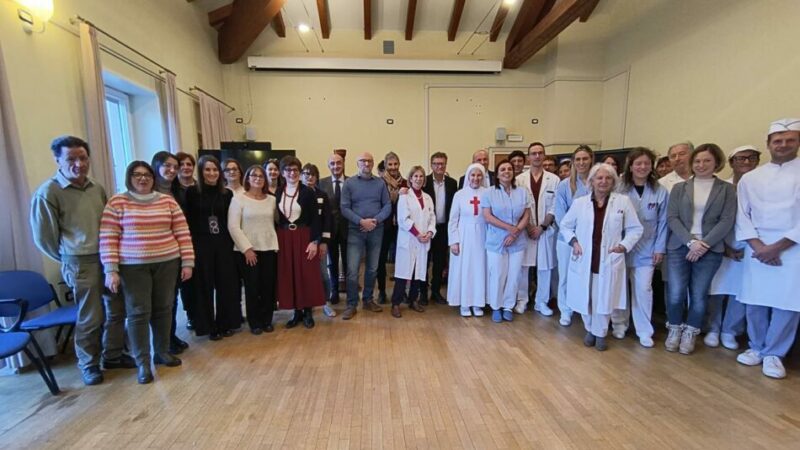 L’assessore alla salute ha portato i propri auguri e vicinanza al personale sanitario dell’ospedale di Tione