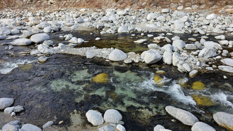 La Sarca: il letto è di color nero