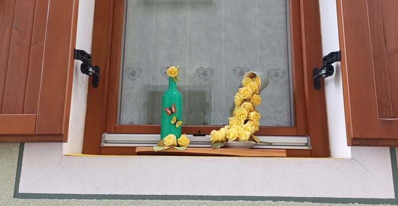 Un angolo di Pinzolo impreziosito dalle opere di Lia e Bruno