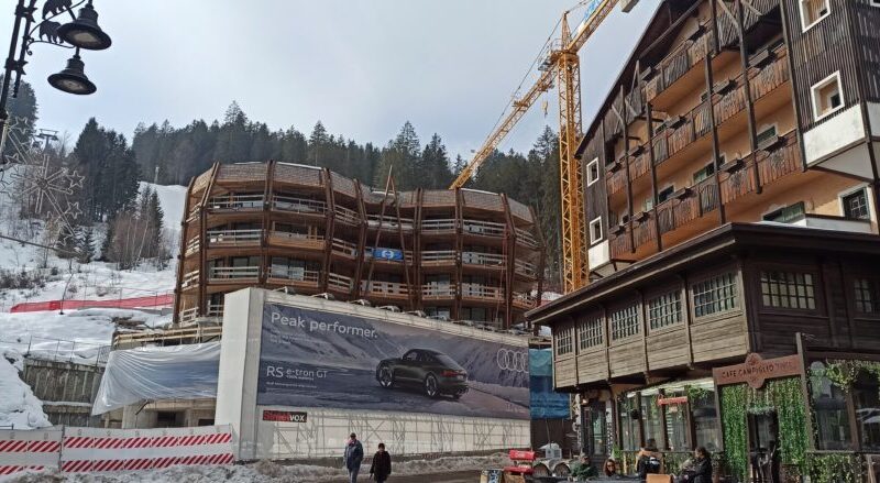 Madonna di Campiglio: ci vorranno ancora alcuni mesi di lavoro per completare la riqualificazione dell’ex hotel Excelsior
