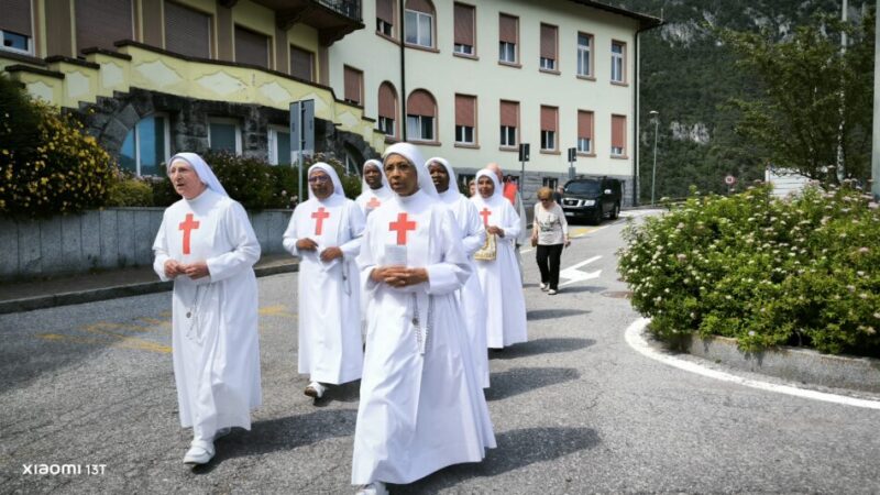 TIONE  – ACCOLTA LA RELIQUIA DI SAN CAMILLO DE LELLIS ALL’OSPEDALE DI TIONE