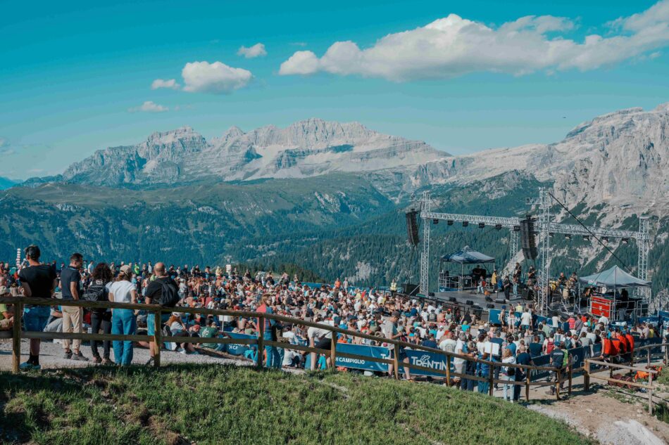 Con Max Gazzè al Doss del Sabion si è conclusa la terza edizione del “Mountain Beat Festival”: successo per il concerto di ieri, ottimo il riscontro per il pubblico presente e i contenuti proposti