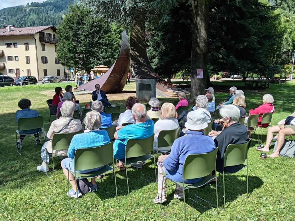 Mattinata di cultura e api al Parco del Ciclamino: successo per il libro di Sartori e l’incontro con gli apicoltori