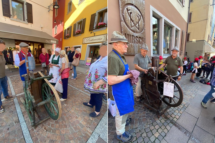 Sabato 5 luglio - I moleti in centro a Pinzolo