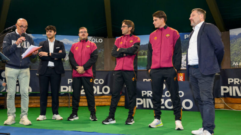 Pinzolo – Presentata la squadra giovanile della Roma in Piazza Carera