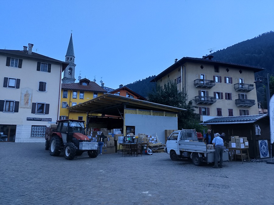 Pinzolo, al via il Vaso della Fortuna: volontari al lavoro fin dall’alba