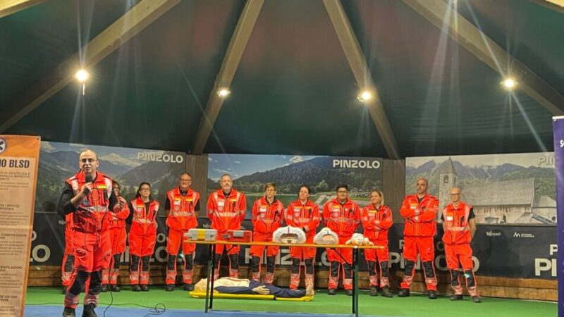 Pinzolo: Serata in piazza Carera con i volontari dall’Associazione Volontari Trasporto Infermi Alta Rendena