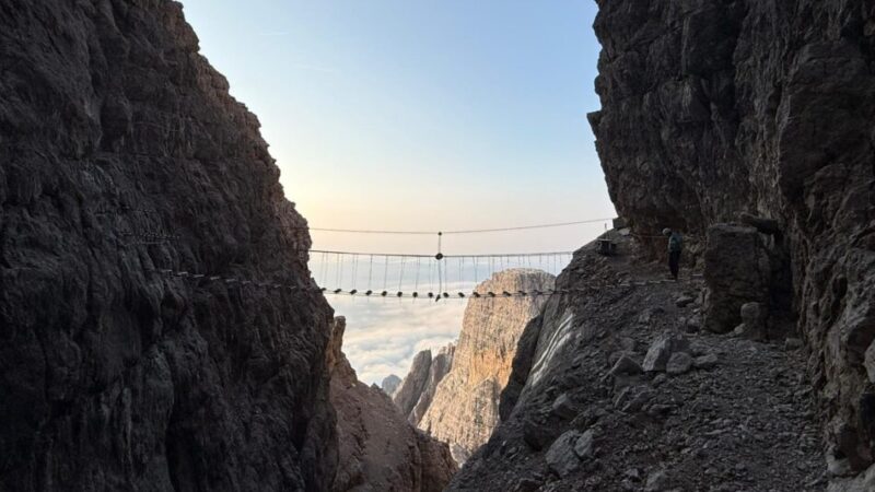 Dolomiti di Brenta: completato il ponte tibetano lungo le Bocchette Alte