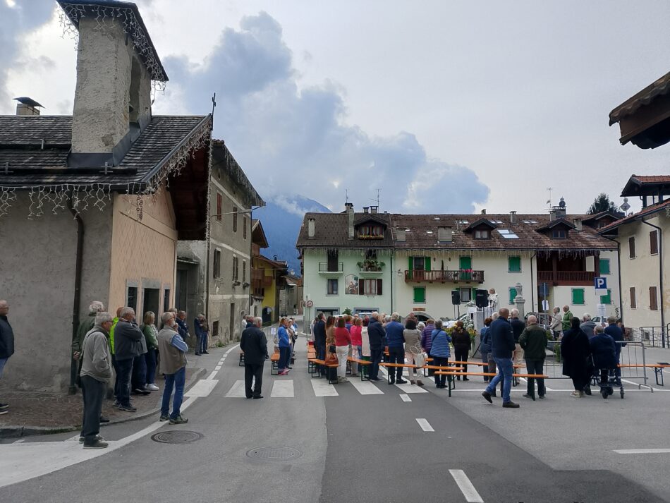 Mattinata di festa nella frazione di Baldino: benedetta la nuova statua di San Gerolamo