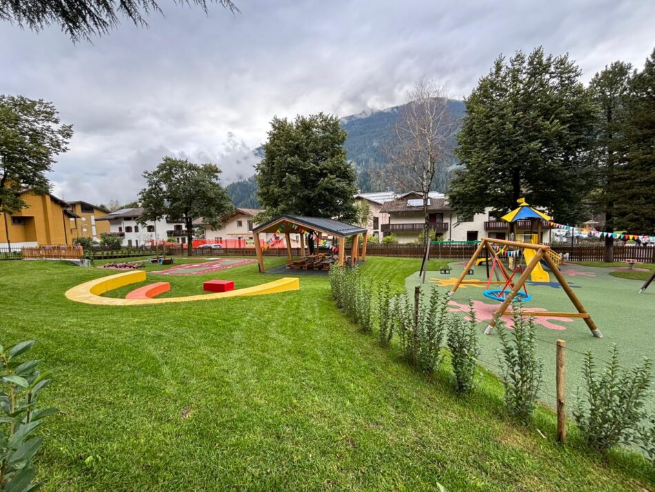 Inaugurato ieri il nuovo giardino della Scuola Materna di Pinzolo